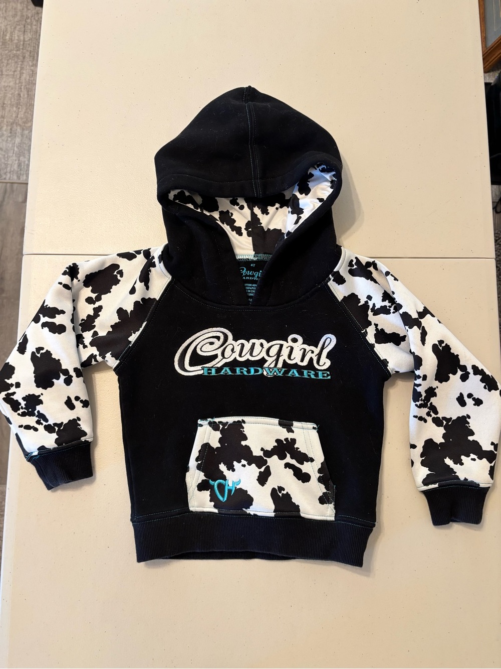 Cowgirl Hardware Girls' Black Cow Print Hoodie 4T
0118S